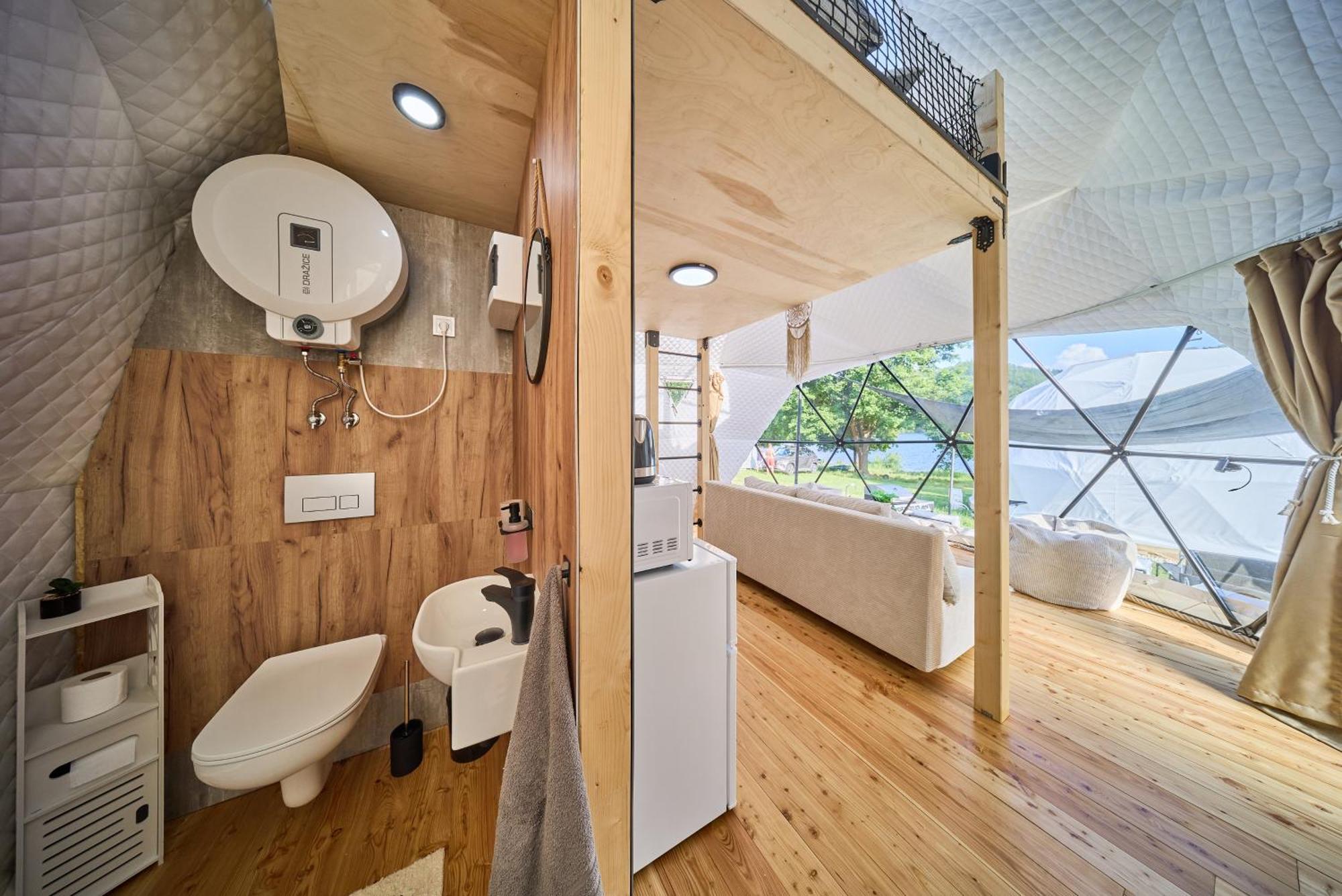 Glamping Slapy Hotel Exterior photo
